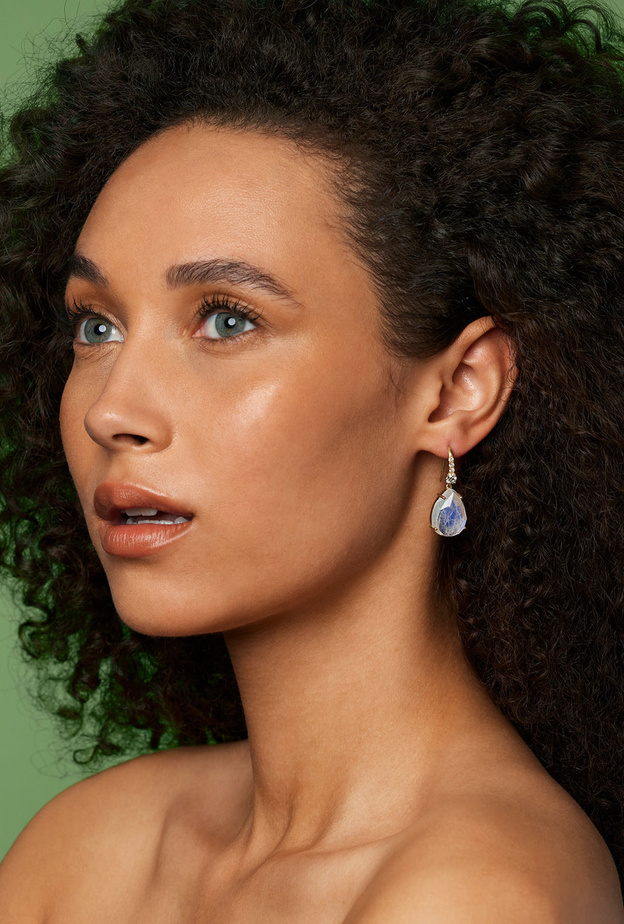 تصاميم أقراط ذهب عصرية على شكل قطرة (1)