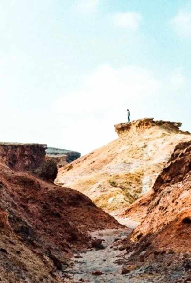 جبل حفيت الساحر.. تجربة مشوقة في لمحبي المغامرة بالإمارات