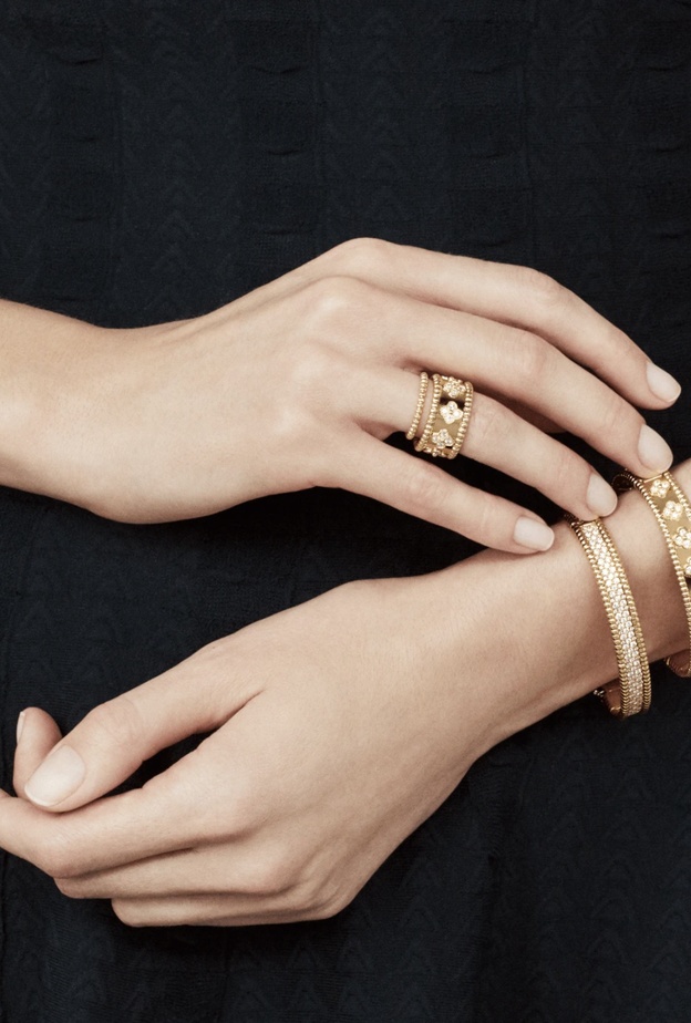 دبل خطوبة 2022 كلاسيكية بالذهب الأصفر