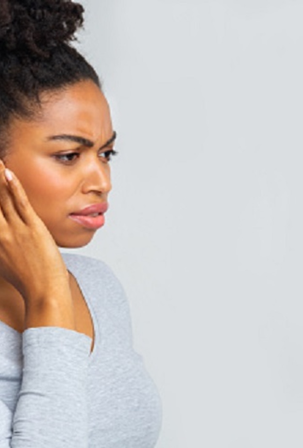 أسباب ضعف السمع في مرحلة الشباب