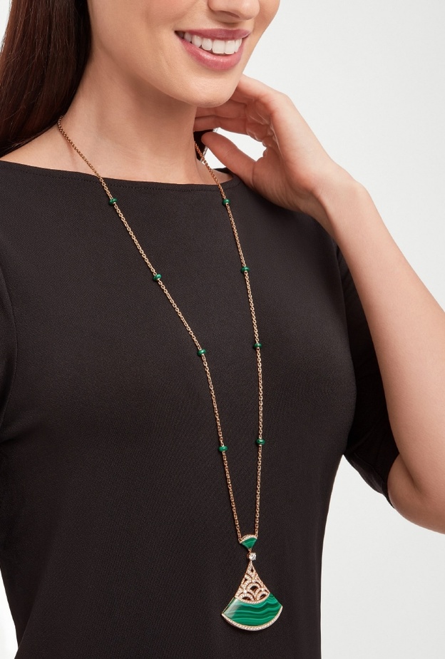 سلاسل الذهب الطويلة الأجمل لهدايا عيد الأم