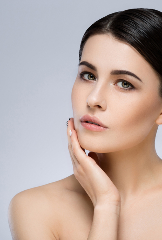 خلطات طبيعية من الزبادي لتفتيح وتنظيف بشرة المرأة قبل رمضان 2022