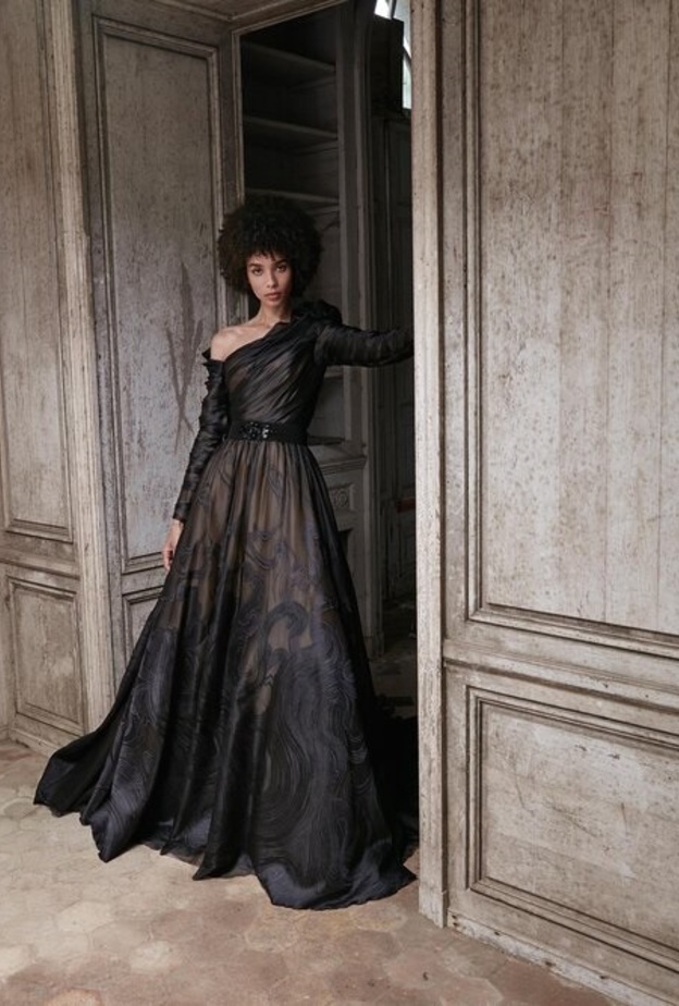 فساتين خطوبة محتشمة باللون الاسود@georgeschakra