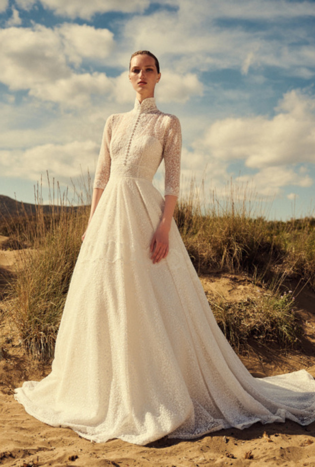 فساتين زفاف مع ياقة عالية@costarellos