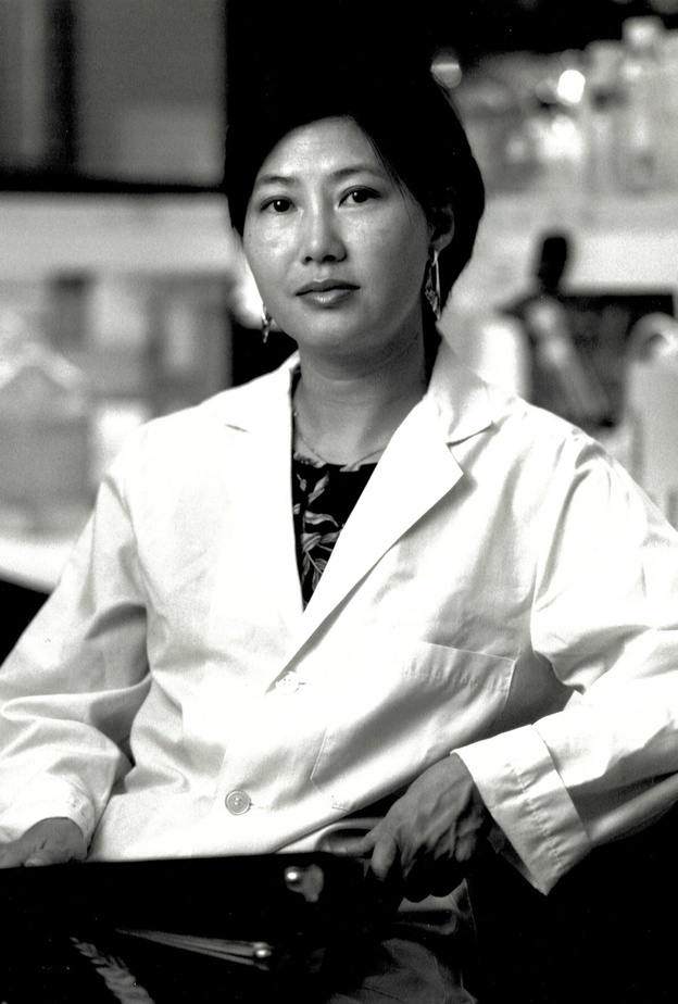 فلوسي وونغ ستال Flossie Wong-Staal