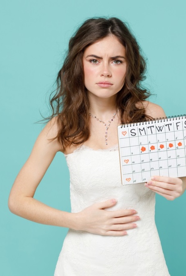 ما هي أسباب الشعور بالإمساك قبل الدورة الشهرية