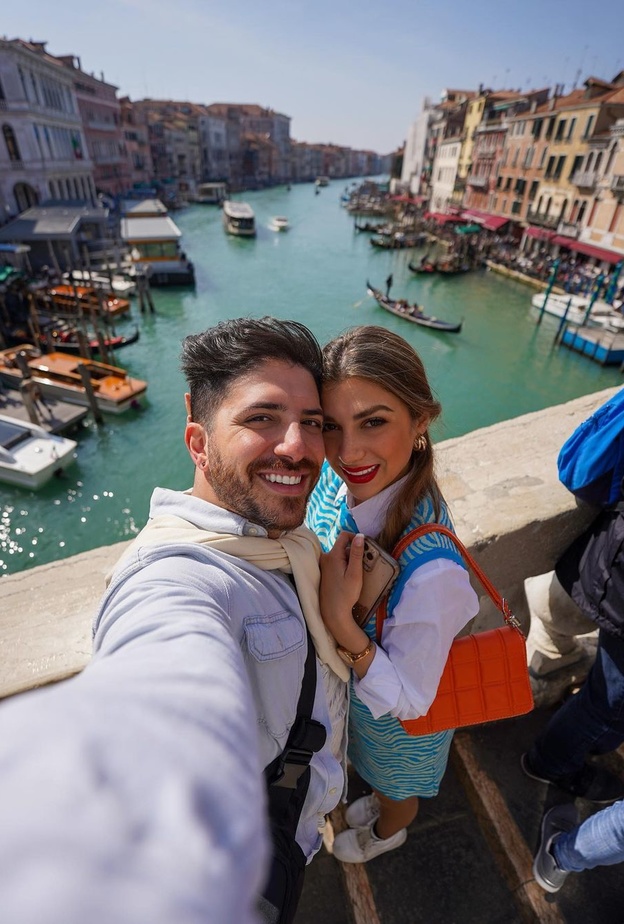 مارك حاتم مع عروسته- انستغرام الفنان