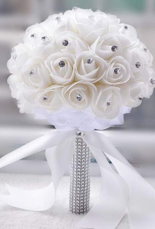 مسكات عروس كريستال للمسة غاية في الترف