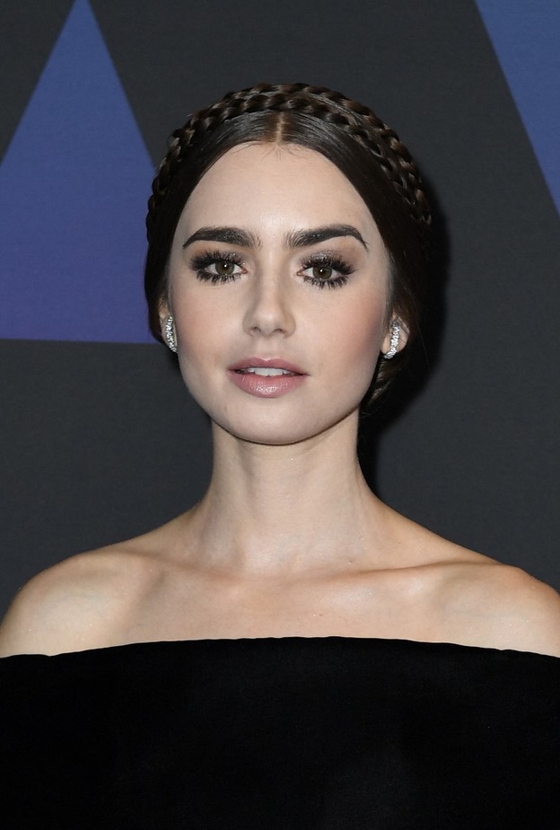 مكياج بالظلال الداكنة من وحي النجمات يناسب سهرات رمضان 2022