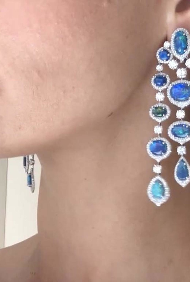 موديلات أقراط شاندلير من ماركات المجوهرات العالمية 2022