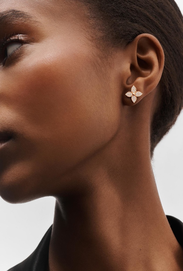 موديلات اقراط الماس عصرية مناسبة لربيع وصيف 2022 