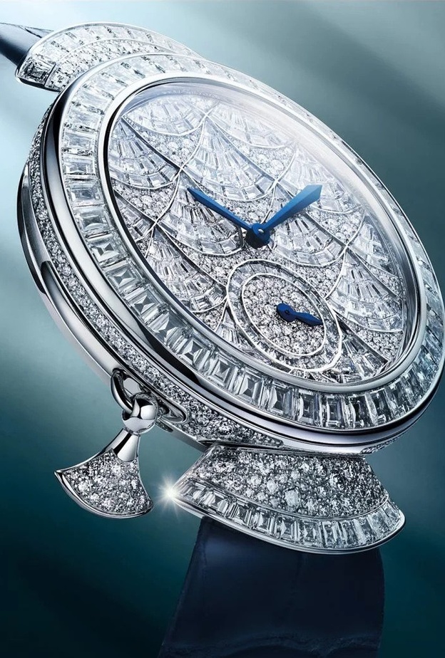 موديلات ساعات انيقة تلائم الاطلالات الساحرة في يوم المرأة العالمي