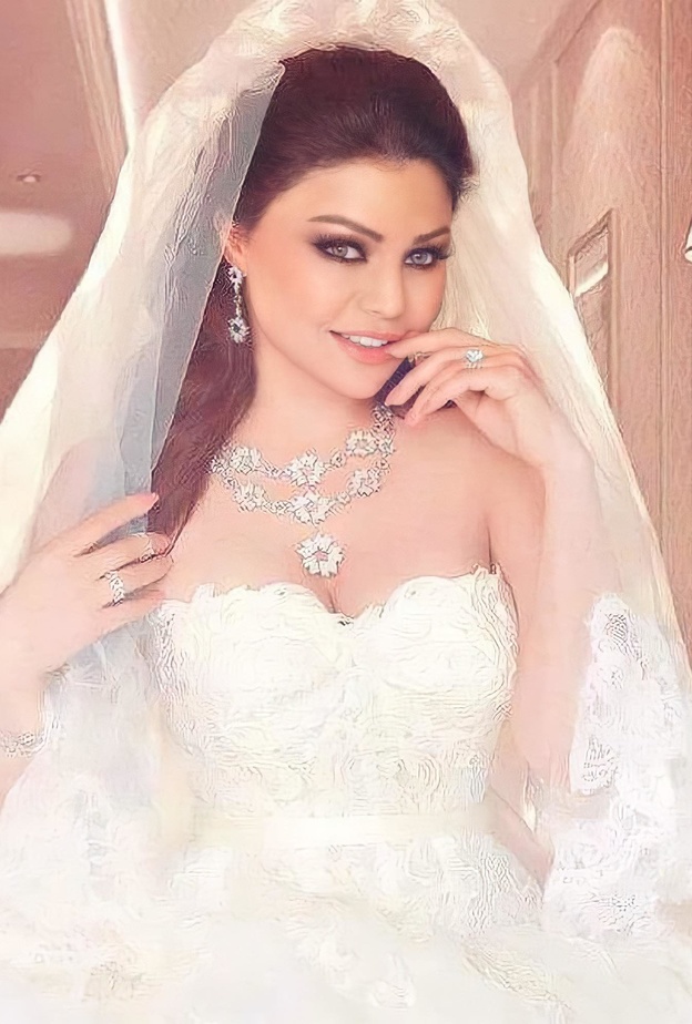 في عيد ميلادها.. أبرز فساتين الزفاف التي ارتدتها هيفاء وهبي