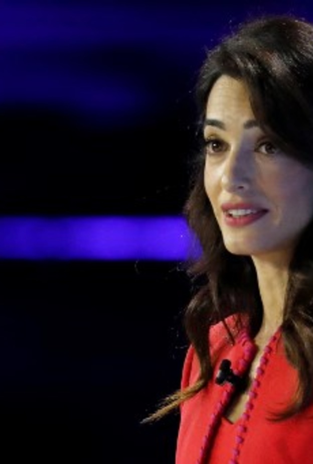 بعد اختيارها "امرأة العام"... أمل علم الدين كلوني لن تتراجع!