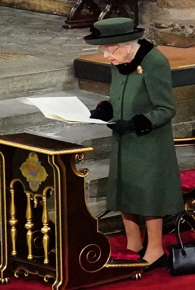 هكذا دعمت العائلات الملكية الأوروبية ملكة بريطانيا في حفل تأبين زوجها الأمير فيليب