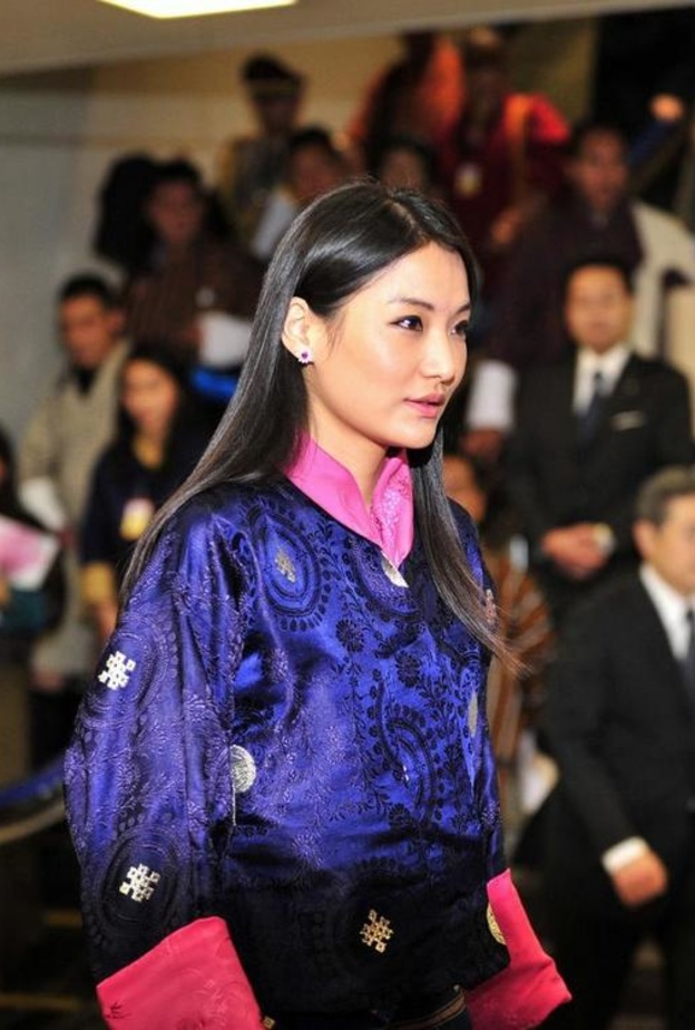 في يوم المرأة العالمي.. تعرفي على 5 ملكات شابات توجن على عرش بلادهن