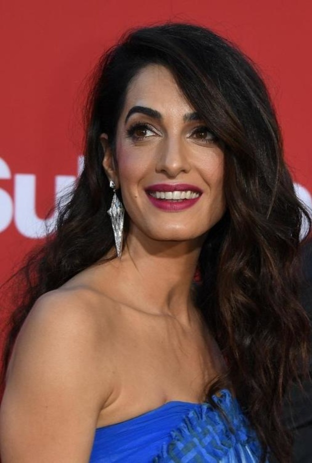 أسرار مكياج أمل كلوني بعد اختيارها إمرأة العام 2022