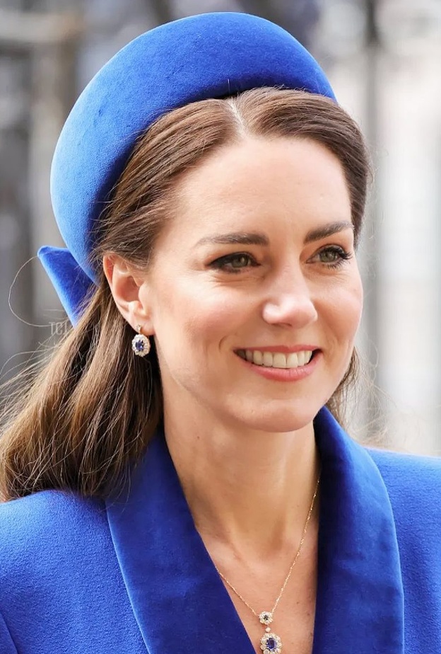 طريقة عمل مكياج ناعم من وحي إطلالة كيت ميدلتون وعودة لأكسسوارات القبعات الملكية