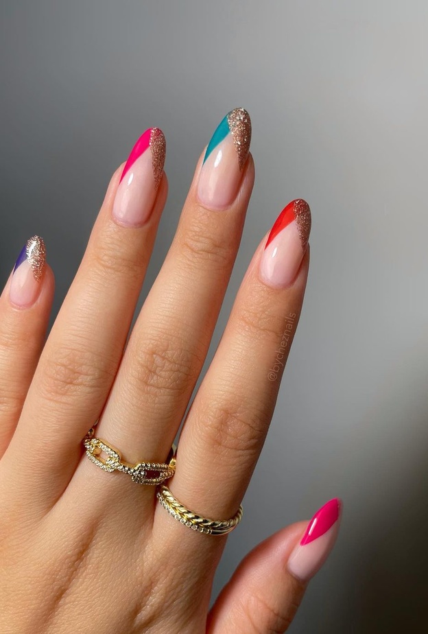 أشكال رسومات اظافر ربيع 2022 من حساب bycheznails على انستغرام
