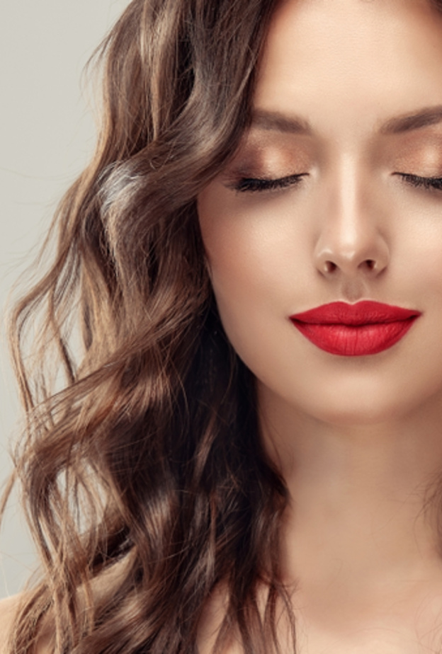 أهم النصائح عند وضع المكياج للعيون المبطنة