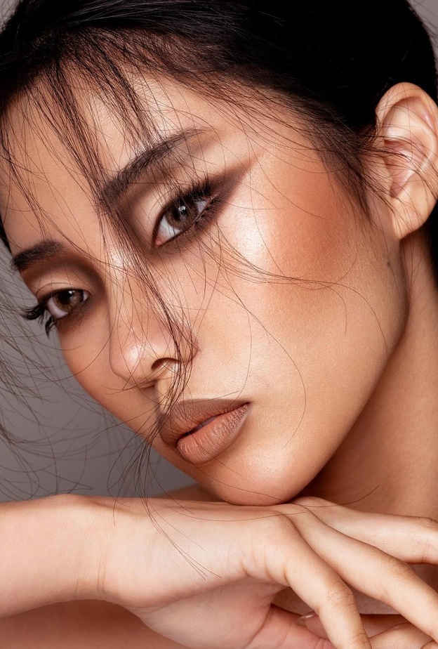 طرق تطبيق مكياج العيون بشكل مقلوب حيل أشهر خبراء التجميل