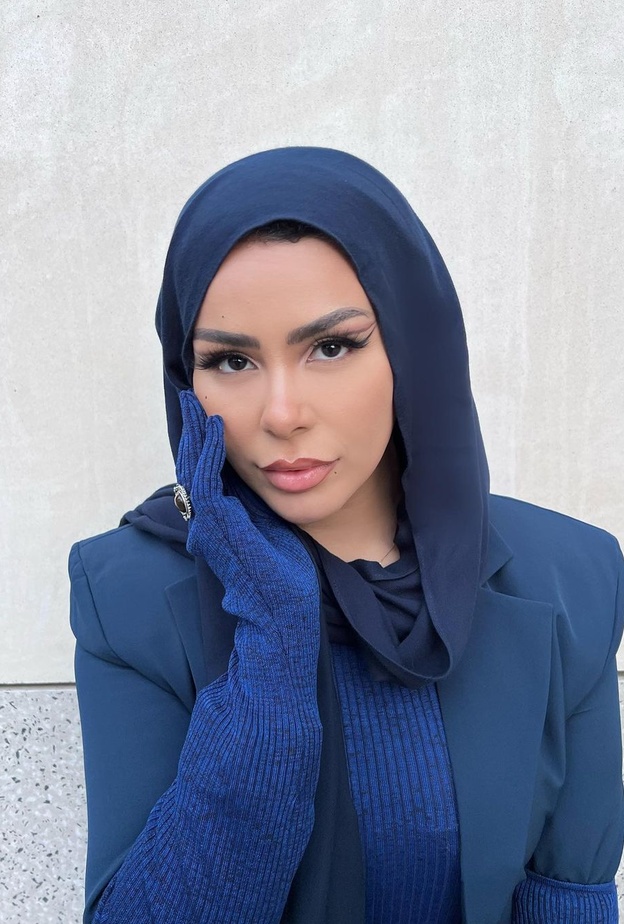 خطوات وضع مكياج جذاب على طريقة حبيبة داسيلفا -Habiba Da Silva الصورة من حسابها على انستغرام