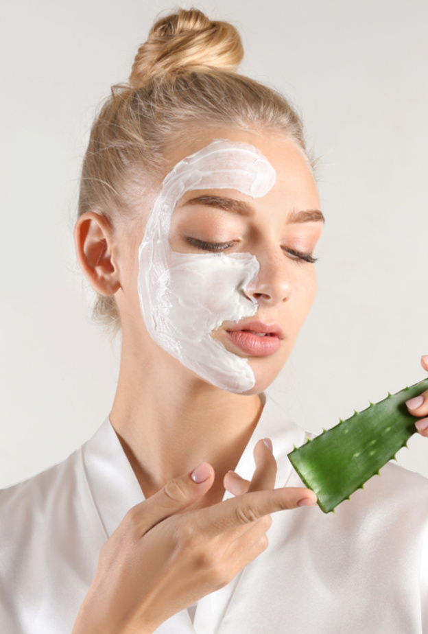 كيفية تفتيح لون البشرة بالطرق الطبيعية في وقت قصير