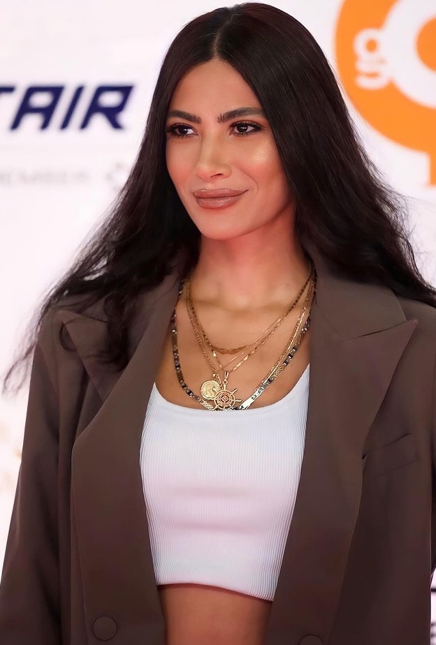 تعليقات متبادلة بين هدى المفتي وويجز على انستغرام 