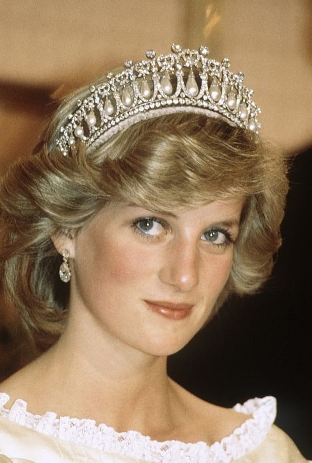 مجوهرات الأميرة ديانا وكاميلا باركر من اللؤلؤ