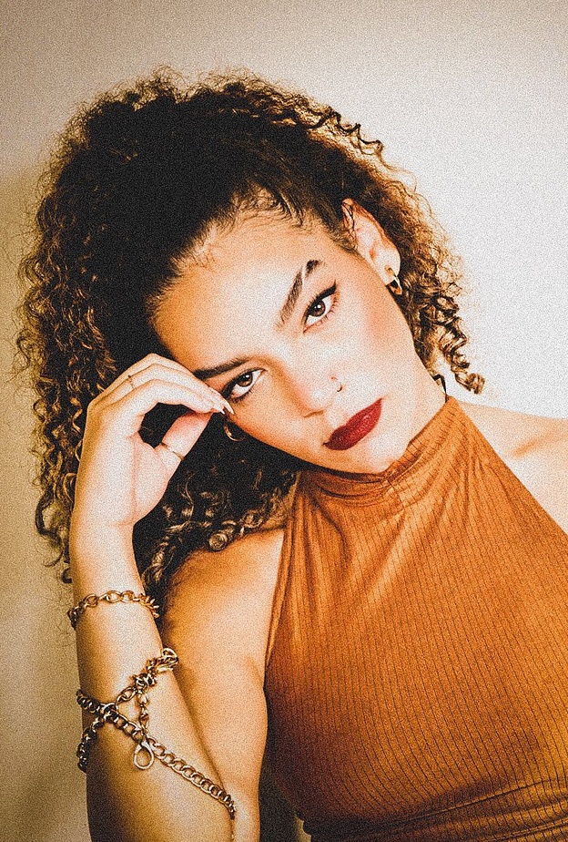 نجمة الراب المصرية المغربية بيري