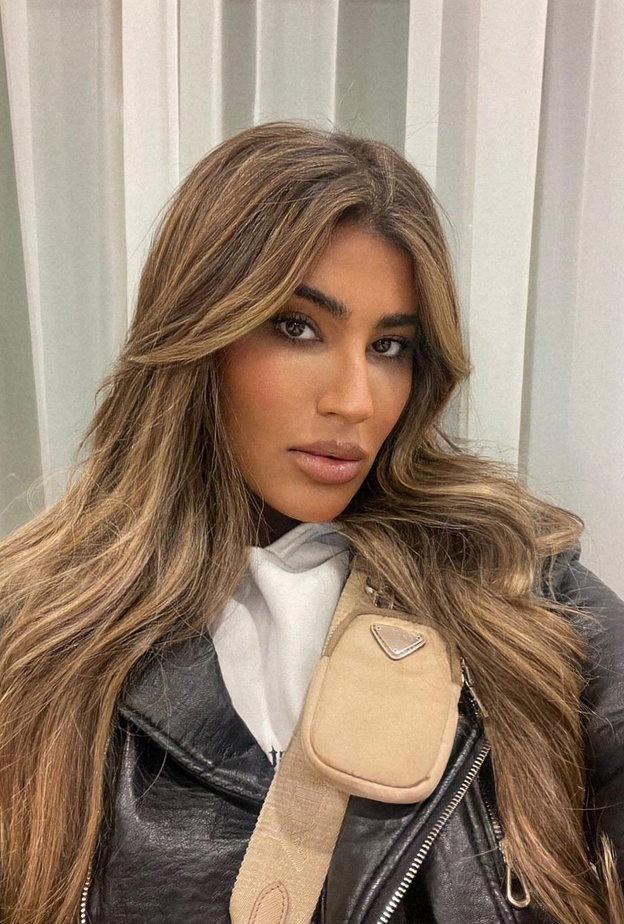 ليلى عبدالله تكشف عن صور والدتها اللبنانية في فترة شبابها