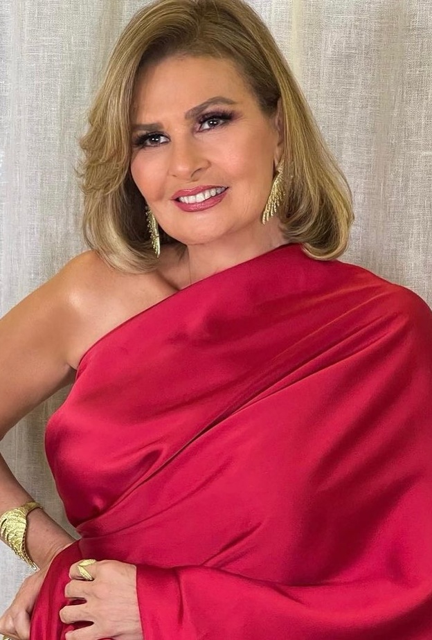 أبرز اطلالات الفنانة يسرا الجمالية بمناسبة عيد ميلادها الـ 67