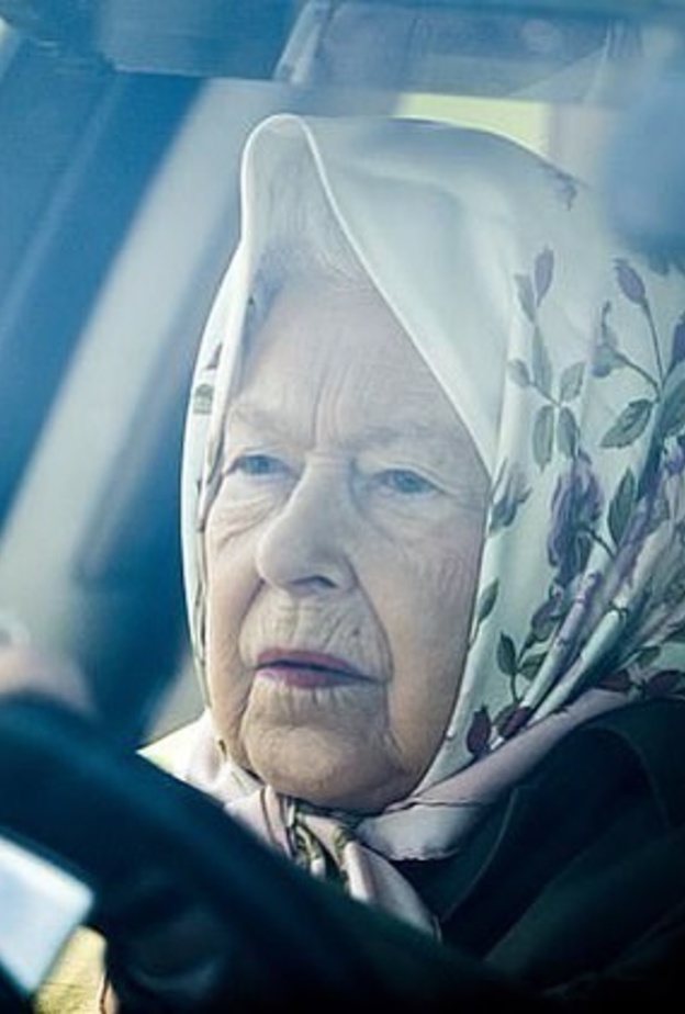 ملكة بريطانيا تتعافى من عدوى كورونا وتجتمع بأفراد من عائلتها في وندسور