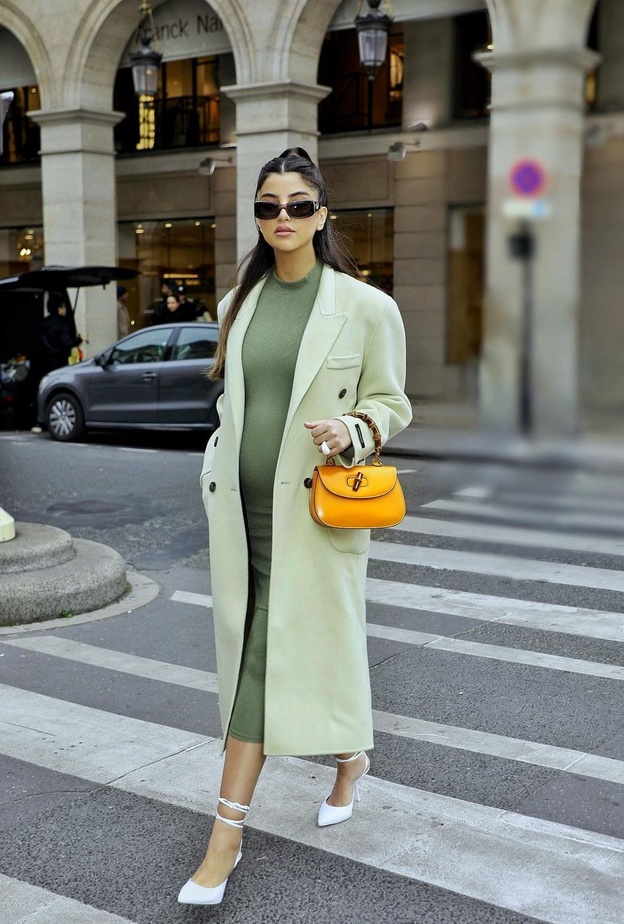 إطلالات مميزة للحوامل مستوحاة من علا فرحات أثناء فترة الحمل