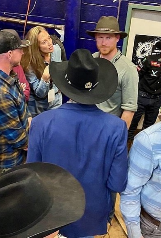 الأمير هاري يقوم بأحدث ظهور له في مباراة روديو