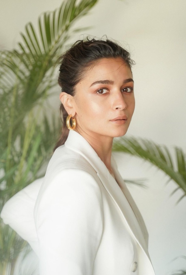 عليا بهات تكشف عن تلقيها علاج نفسي