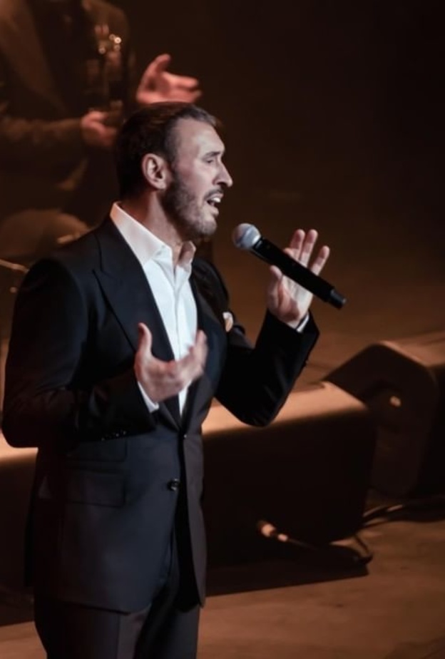 نجوم يتعرضون لمواقف مثيرة للجدل على المسرح 