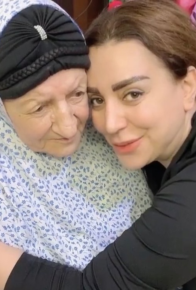 شكران مرتجى ووالدتها