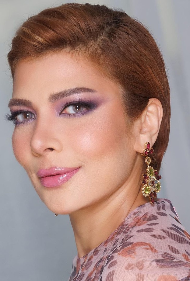 أصالة نصري بإطلالة المكياج الملّون وسر اختيارها له