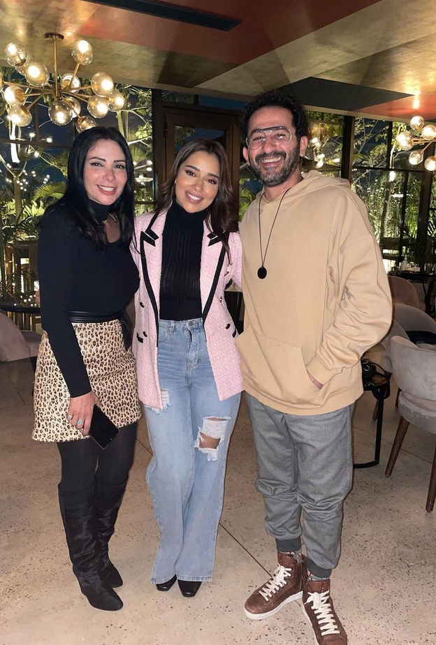 .صداقة تجمع بين بلقيس ومنى زكي