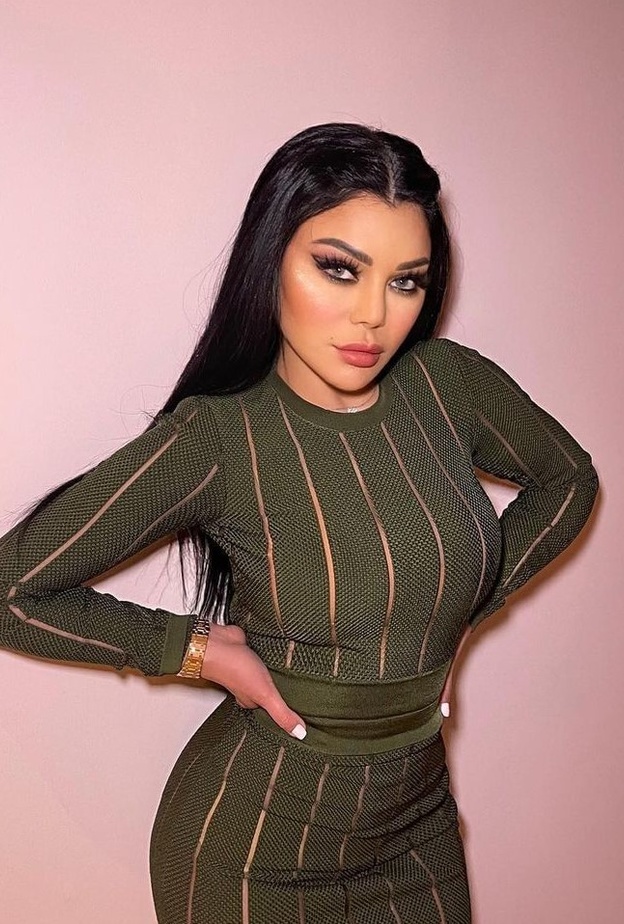  هيفاء وهبي تعتمد تغييراً جديداً بأسلوب مكياجها بأحدث إطلالاتها