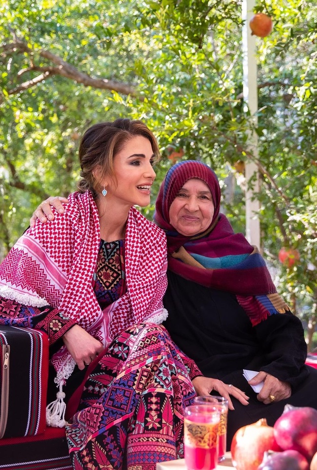 هكذا دعمت سيدات العائلات الملكية النساء 