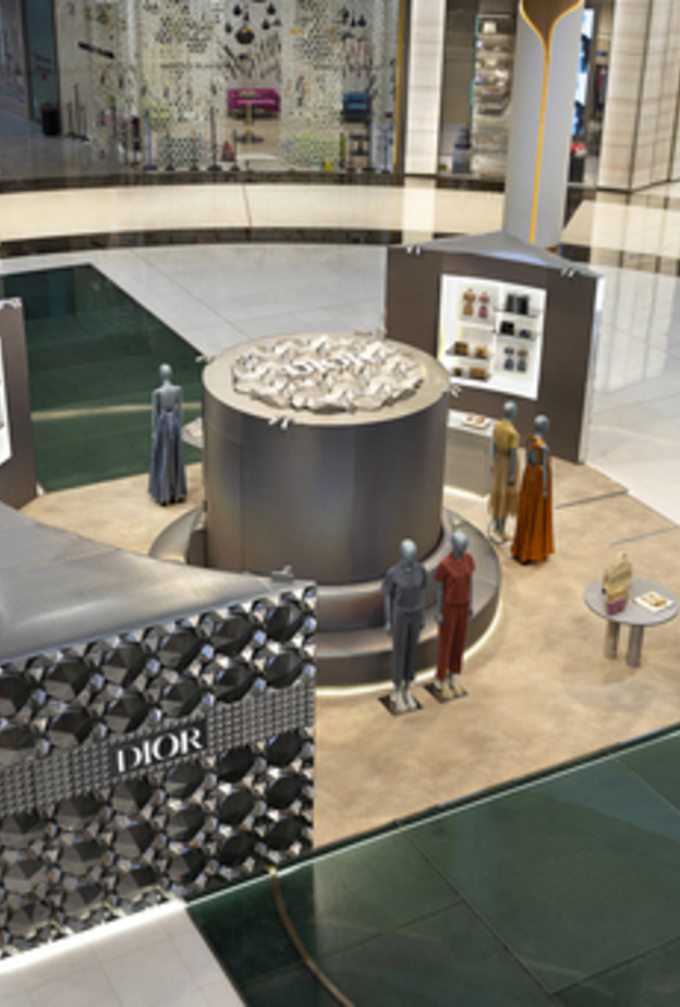 سلسلة متاجر مؤقّتة مخصّصة لمجموعة الكبسولة لرمضان "ديور أور"