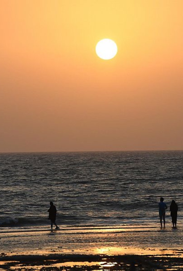 شاطئ الشقيق السياحي.. أجواء خيالية لعشاق الاستجمام في المملكة 