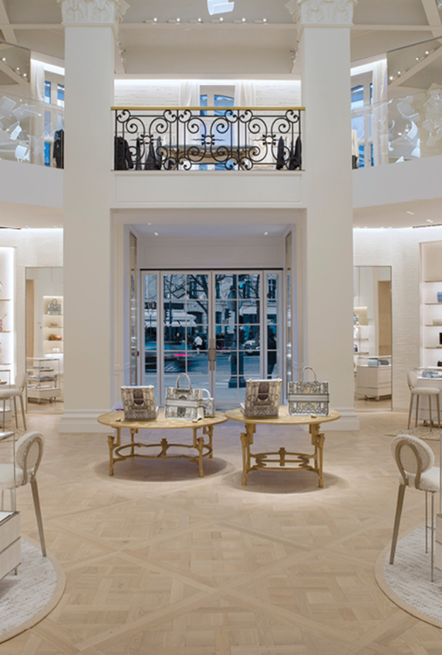 "30 مونتان" ‎ 30Montaigne: إعادة تصميم حلم "ديور"