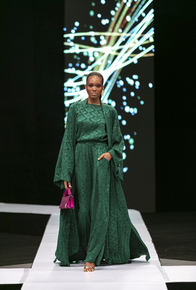 إطلالات للمرأة المحتشمة فخمة للوك جذاب وساحر من Elie Kuame