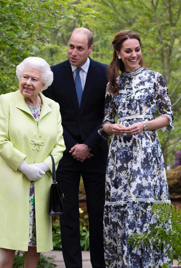 العائلة المالكة البريطانية توجه رسائل ثناء على الملكة في اليوم العالمي للمرأة