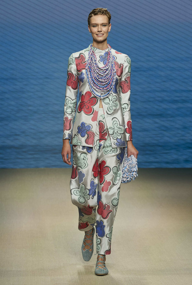 موديلات بنطلونات واسعة مشجرة للصبايا لربيع 2022