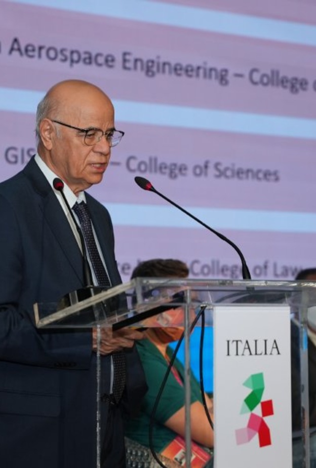 من إكسبو: دعونا نضيء سماء (وعقول) العالم!