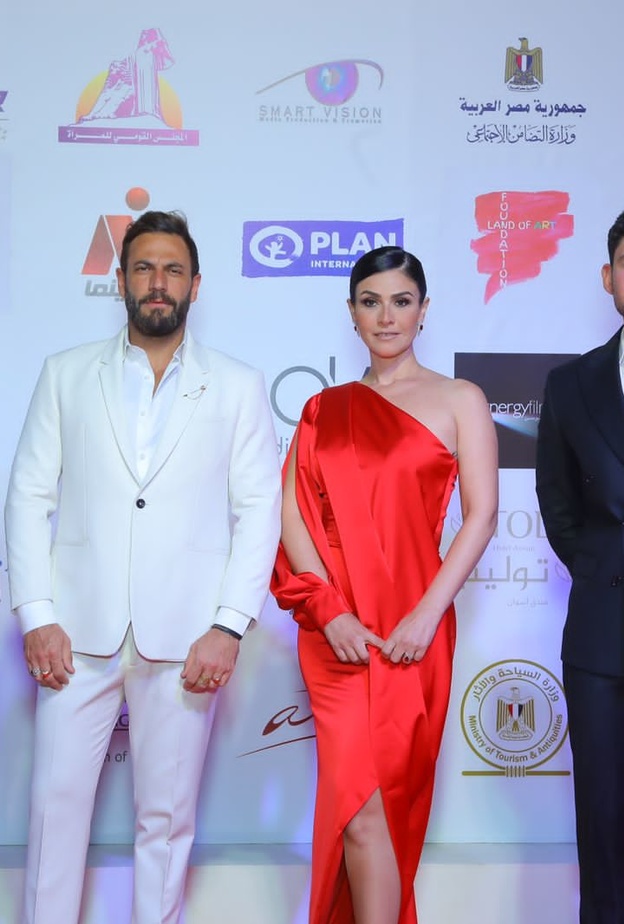 النجوم في ختام مهرجان أسوان